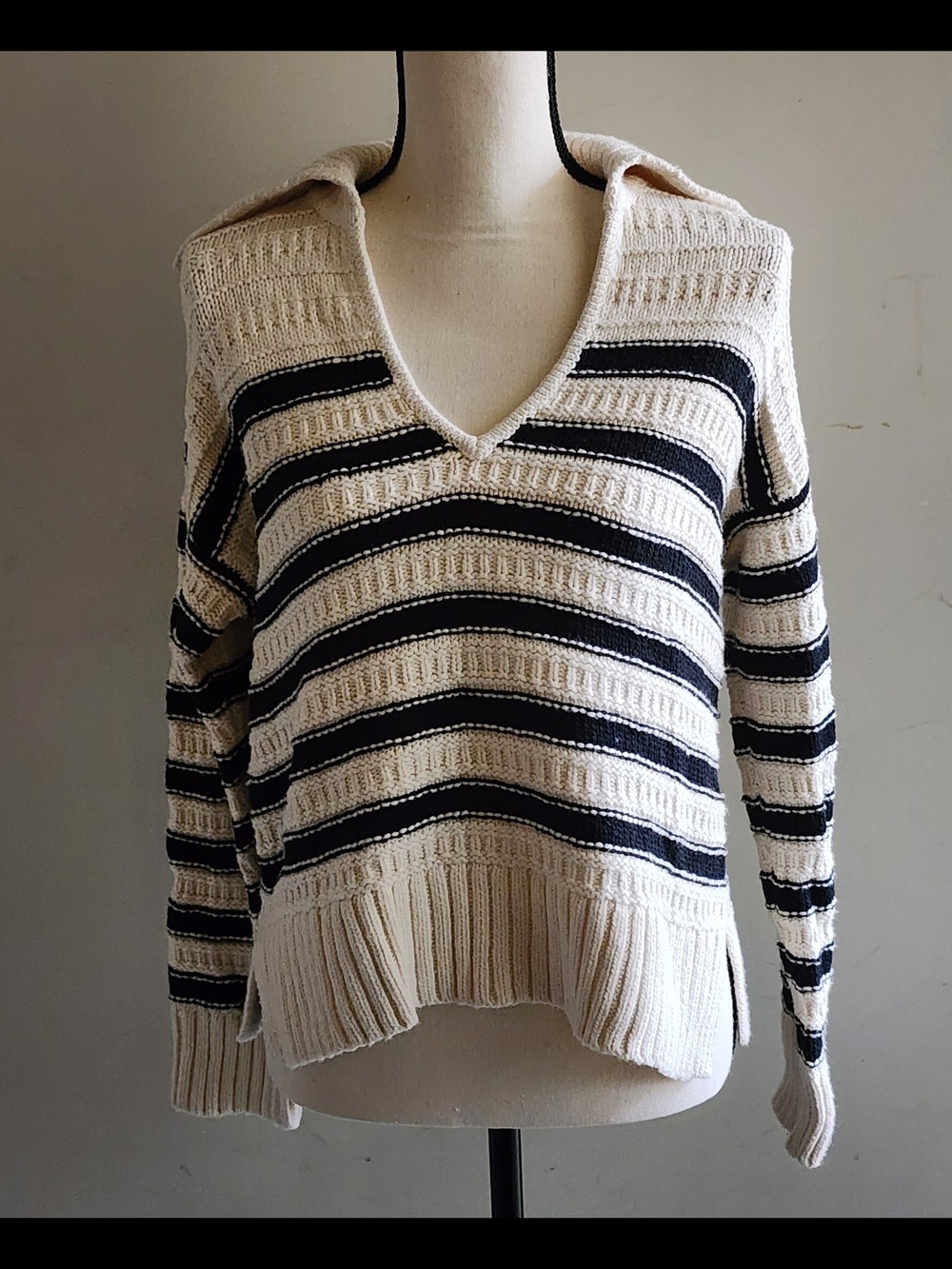 Faherty Cream and Black Striped V-Neck Turtleneck Sweater